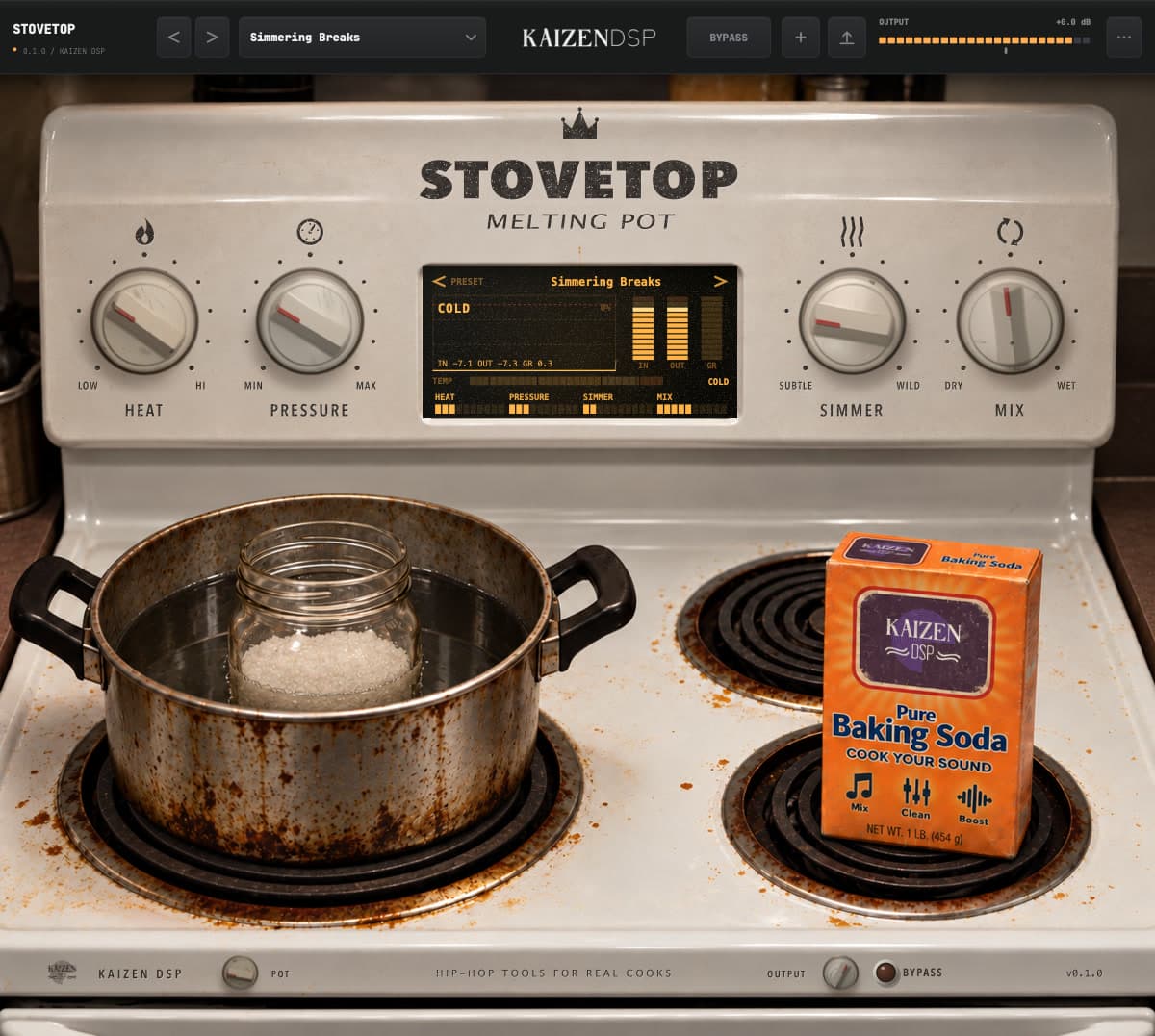 Stovetop in its cold state: HEAT turned low, the burner coil dark, still water in the pot and the display reading COLD.
